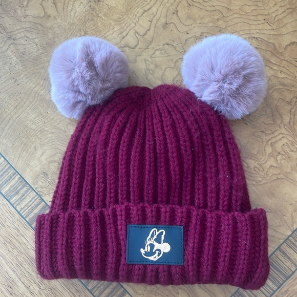 Adult Minnie Mouse Beanie - Picture 1 of 4
